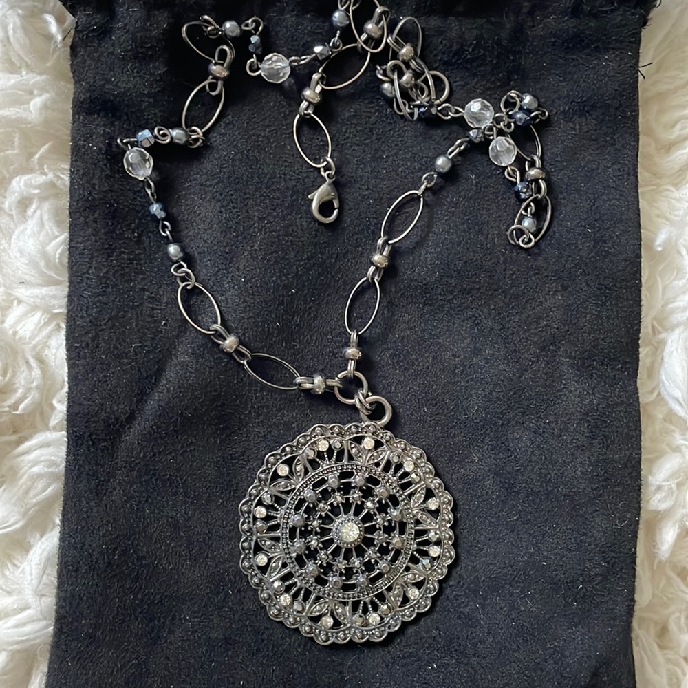 Pendant necklace